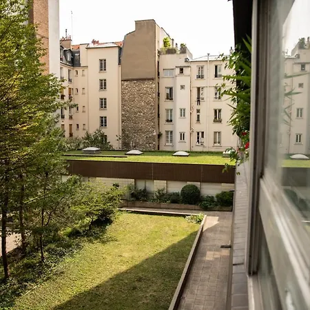 Magnificent Bright Apt With Beautiful View 아파트 *